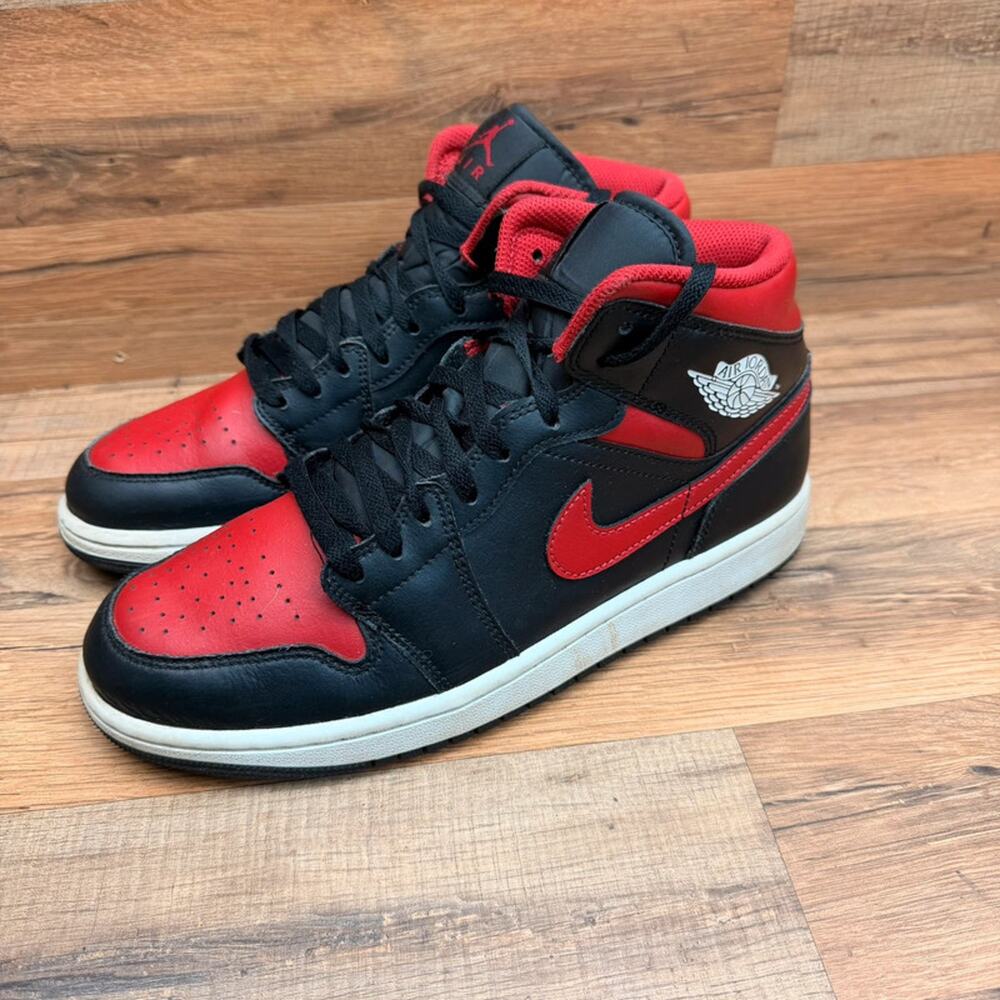 Air Jordan 1 size 9.5 Mid Bred Shadow Black Wolf Red Shoes